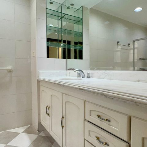 Apartamento à venda com 297m², 3 quartos e 4 vagasBanheiro da Suíte 3