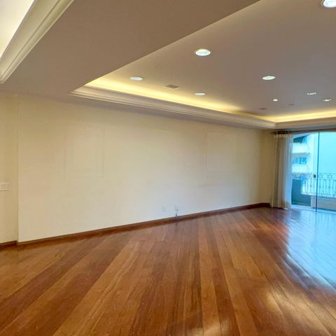 Apartamento à venda com 297m², 3 quartos e 4 vagasSala