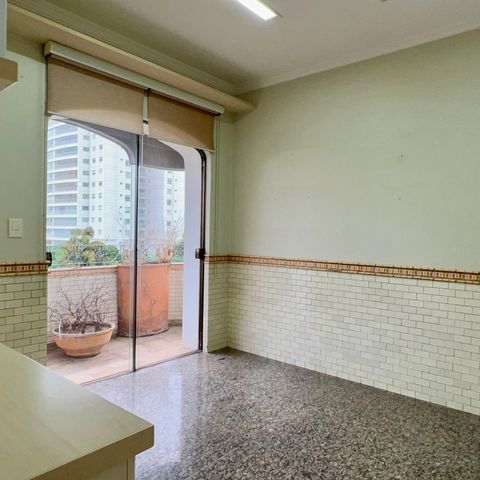 Apartamento à venda com 297m², 3 quartos e 4 vagasCopa