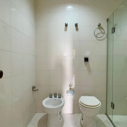 Apartamento à venda com 297m², 3 quartos e 4 vagasBanheiro da Suíte 2