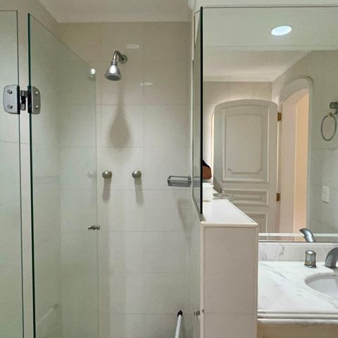 Apartamento à venda com 297m², 3 quartos e 4 vagasBanheiro da Suíte 2