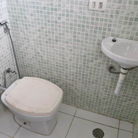Apartamento à venda com 55m², 2 quartos e 1 vaga Apartamento à venda com 55m², 2 quartos e 1 vagaBanheiro 2