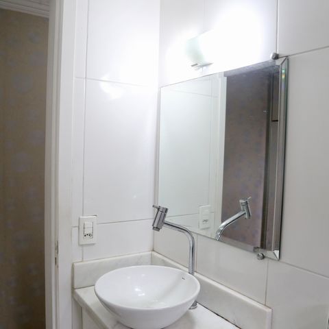 Apartamento à venda com 55m², 2 quartos e 1 vaga Apartamento à venda com 55m², 2 quartos e 1 vagaBanheiro 1