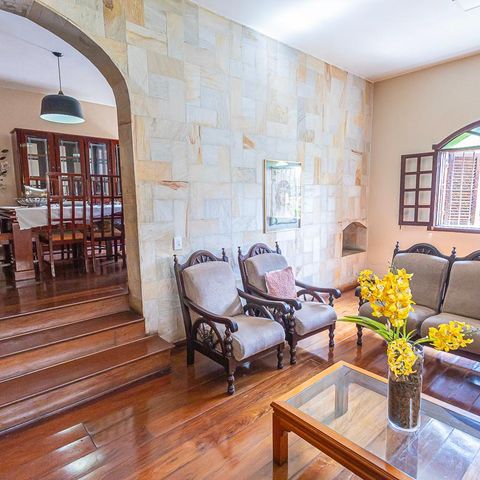 Casa para alugar com 450m², 5 quartos e 4 vagas Casa para alugar com 450m², 5 quartos e 4 vagassala