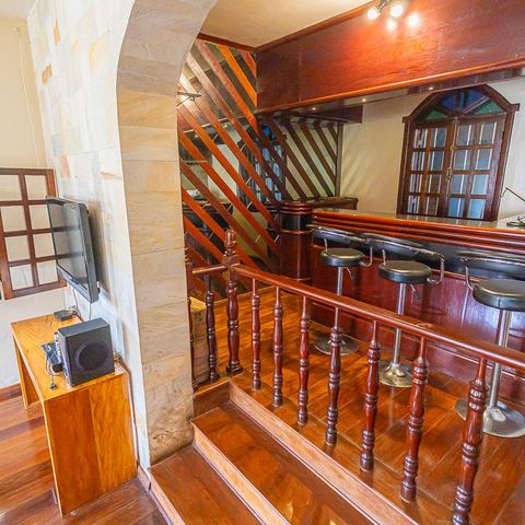 Casa para alugar com 450m², 5 quartos e 4 vagas Casa para alugar com 450m², 5 quartos e 4 vagassala