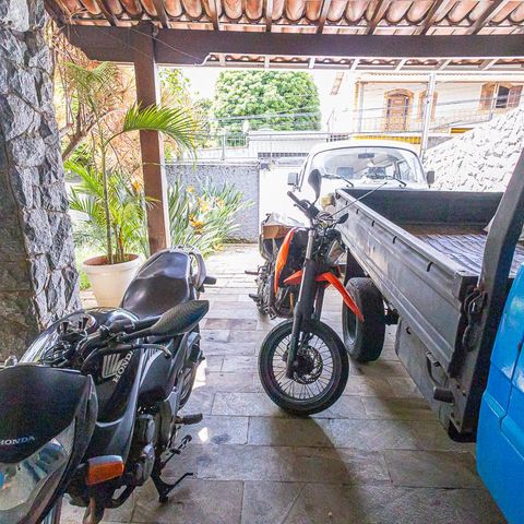 Casa para alugar com 450m², 5 quartos e 4 vagas Casa para alugar com 450m², 5 quartos e 4 vagasgaragem