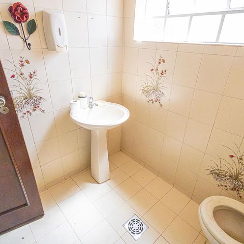 Casa para alugar com 450m², 5 quartos e 4 vagas Casa para alugar com 450m², 5 quartos e 4 vagasbanheiro
