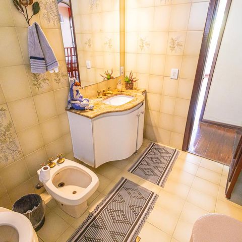 Casa para alugar com 450m², 5 quartos e 4 vagas Casa para alugar com 450m², 5 quartos e 4 vagasbanheiro