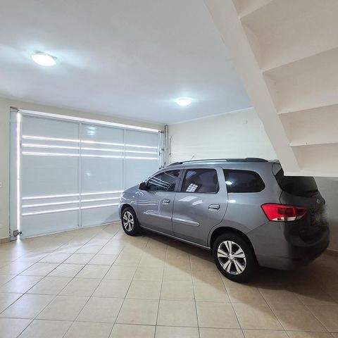 Casa à venda com 232m², 3 quartos e 3 vagas Casa à venda com 232m², 3 quartos e 3 vagasGaragem