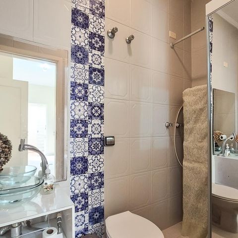 Casa à venda com 232m², 3 quartos e 3 vagas Casa à venda com 232m², 3 quartos e 3 vagasBanheiro de serviço
