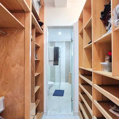 Casa à venda com 232m², 3 quartos e 3 vagas Casa à venda com 232m², 3 quartos e 3 vagasSuíte - closet