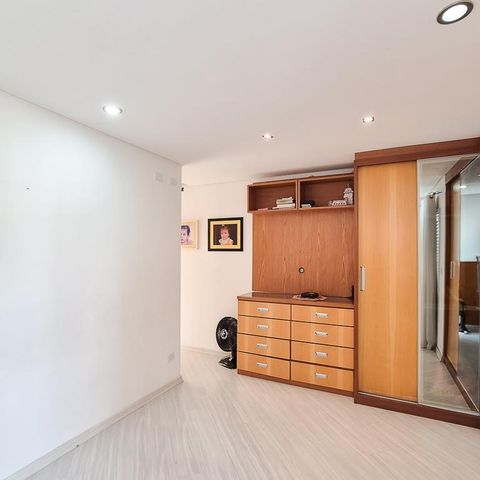 Casa à venda com 232m², 3 quartos e 3 vagas Casa à venda com 232m², 3 quartos e 3 vagasSuíte