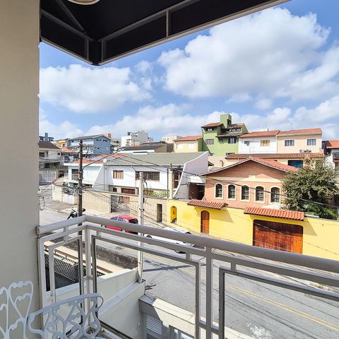 Casa à venda com 232m², 3 quartos e 3 vagas Casa à venda com 232m², 3 quartos e 3 vagasVaranda Suíte