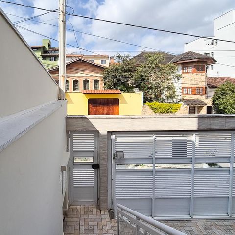 Casa à venda com 232m², 3 quartos e 3 vagas Casa à venda com 232m², 3 quartos e 3 vagasGaragem