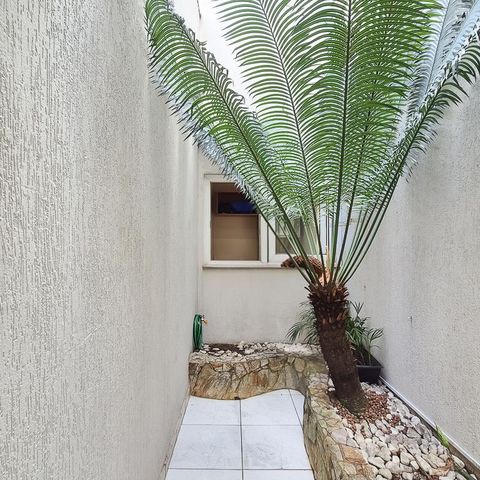 Casa à venda com 232m², 3 quartos e 3 vagas Casa à venda com 232m², 3 quartos e 3 vagasSala - jardim de inverno