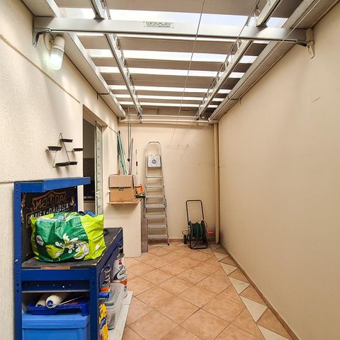 Casa à venda com 232m², 3 quartos e 3 vagas Casa à venda com 232m², 3 quartos e 3 vagasQuintal