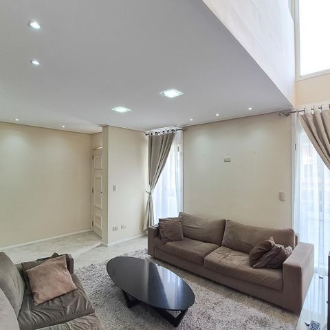 Casa à venda com 232m², 3 quartos e 3 vagas Casa à venda com 232m², 3 quartos e 3 vagasSala