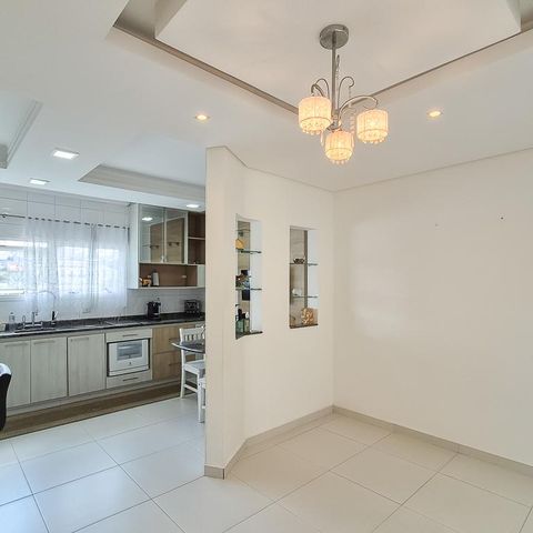 Casa à venda com 232m², 3 quartos e 3 vagas Casa à venda com 232m², 3 quartos e 3 vagascopa
