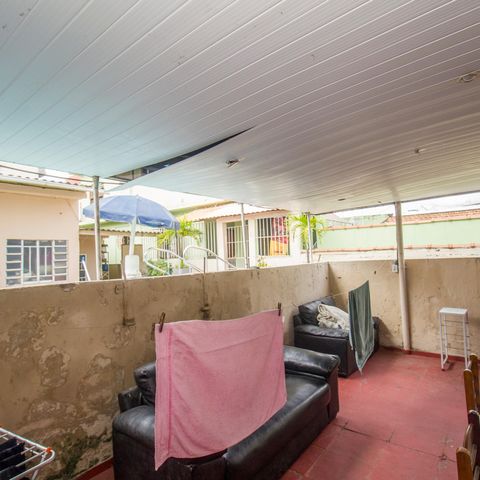 Casa à venda com 140m², 2 quartos e 3 vagas Casa à venda com 140m², 2 quartos e 3 vagasÁrea externa