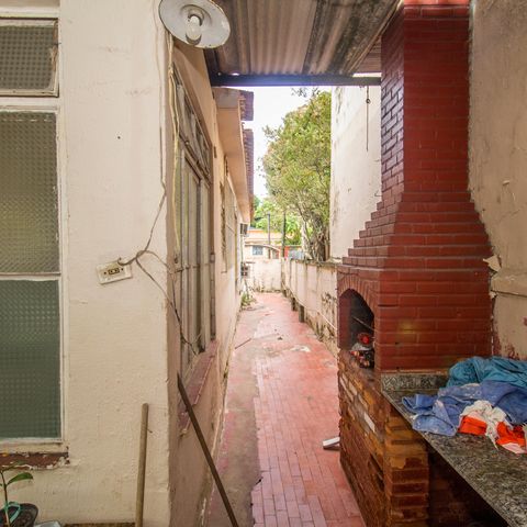 Casa à venda com 140m², 2 quartos e 3 vagas Casa à venda com 140m², 2 quartos e 3 vagasÁrea externa