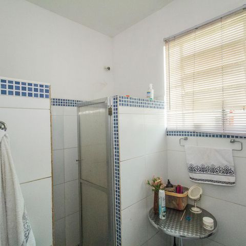 Casa à venda com 140m², 2 quartos e 3 vagas Casa à venda com 140m², 2 quartos e 3 vagasBanheiro