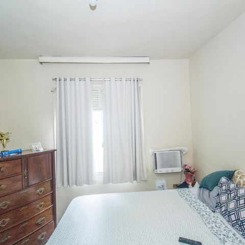 Casa à venda com 140m², 2 quartos e 3 vagas Casa à venda com 140m², 2 quartos e 3 vagasQuarto 1