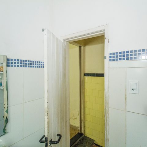Casa à venda com 140m², 2 quartos e 3 vagas Casa à venda com 140m², 2 quartos e 3 vagasBanheiro