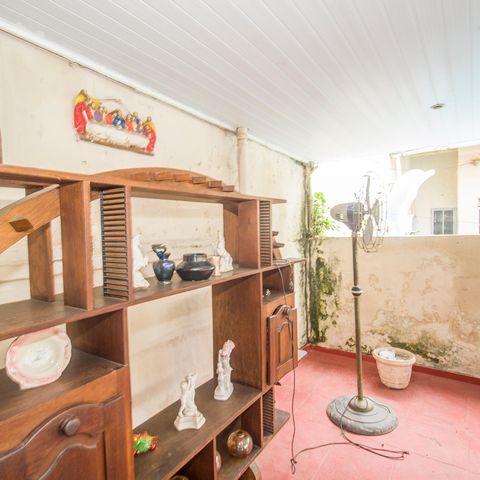 Casa à venda com 140m², 2 quartos e 3 vagas Casa à venda com 140m², 2 quartos e 3 vagasÁrea externa