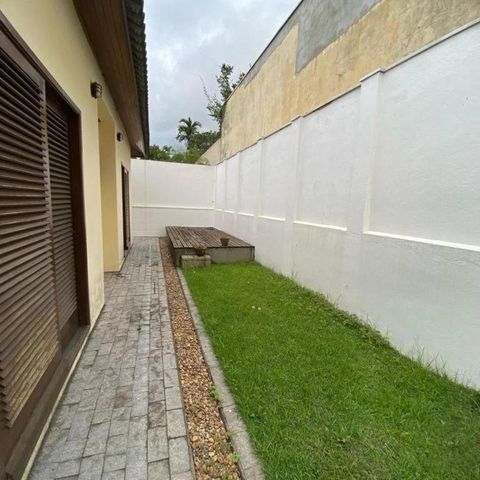 Casa de condomínio à venda com 350m², 4 quartos e 4 vagas
