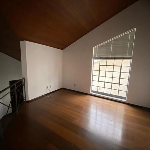 Casa de condomínio à venda com 350m², 4 quartos e 4 vagas