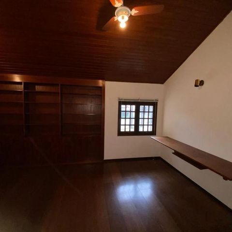 Casa de condomínio à venda com 350m², 4 quartos e 4 vagas