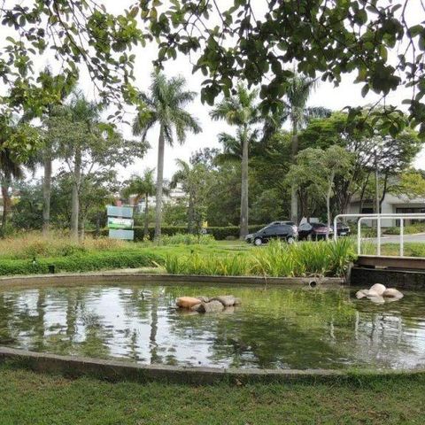Casa de condomínio à venda com 350m², 4 quartos e 4 vagas