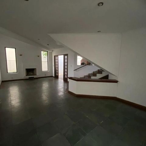 Casa de condomínio à venda com 350m², 4 quartos e 4 vagas
