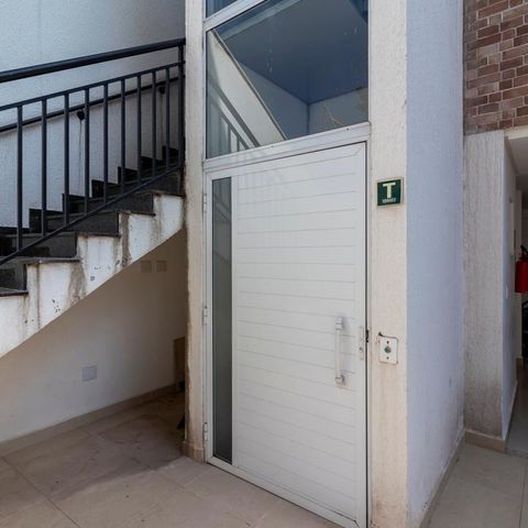 Apartamento à venda com 45m², 2 quartos e sem vaga Apartamento à venda com 45m², 2 quartos e sem vagaÁrea comum - Elevador