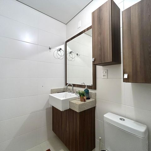 Apartamento para alugar com 80m², 2 quartos e 2 vagas Apartamento para alugar com 80m², 2 quartos e 2 vagasBanheiro social