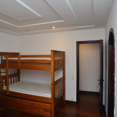 Casa de condomínio à venda com 721m², 5 quartos e 4 vagas