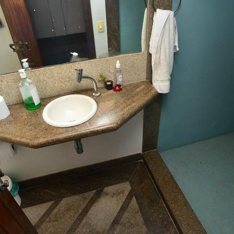 Casa de condomínio à venda com 721m², 5 quartos e 4 vagas