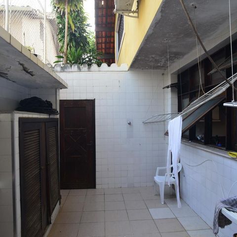 Casa de condomínio à venda com 721m², 5 quartos e 4 vagas