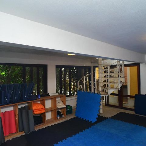 Casa de condomínio à venda com 721m², 5 quartos e 4 vagas