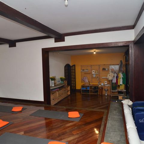 Casa de condomínio à venda com 721m², 5 quartos e 4 vagas