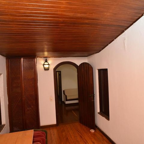 Casa de condomínio à venda com 721m², 5 quartos e 4 vagas