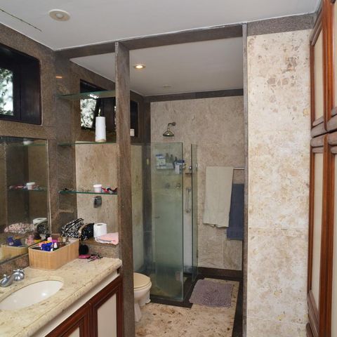 Casa de condomínio à venda com 721m², 5 quartos e 4 vagas