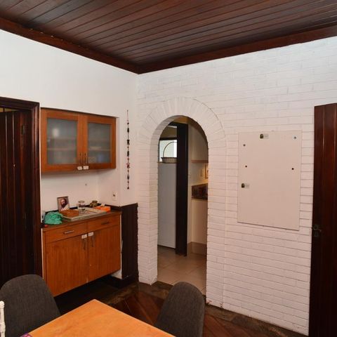 Casa de condomínio à venda com 721m², 5 quartos e 4 vagas