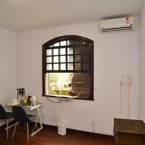 Casa de condomínio à venda com 721m², 5 quartos e 4 vagas