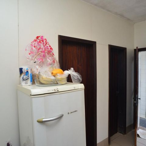 Casa de condomínio à venda com 721m², 5 quartos e 4 vagas