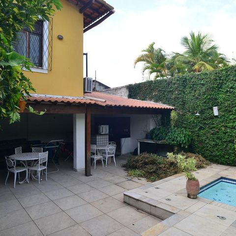 Casa de condomínio à venda com 721m², 5 quartos e 4 vagas
