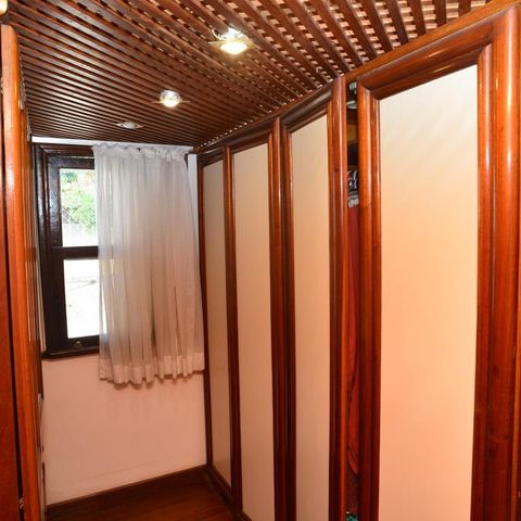 Casa de condomínio à venda com 721m², 5 quartos e 4 vagas