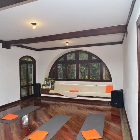Casa de condomínio à venda com 721m², 5 quartos e 4 vagas