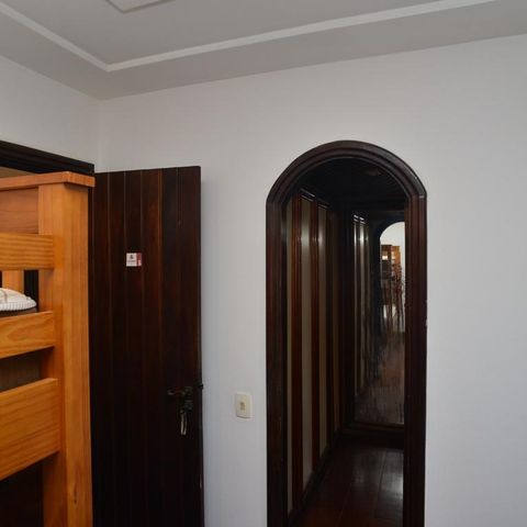 Casa de condomínio à venda com 721m², 5 quartos e 4 vagas