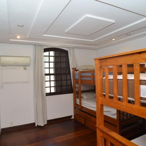 Casa de condomínio à venda com 721m², 5 quartos e 4 vagas